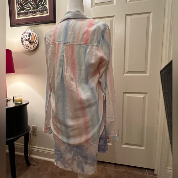 Shirt and skirt set. - Picture 3 of 6